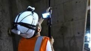 Ouvrier d'Inspections d'ouvrages pour Diagnostics techniques